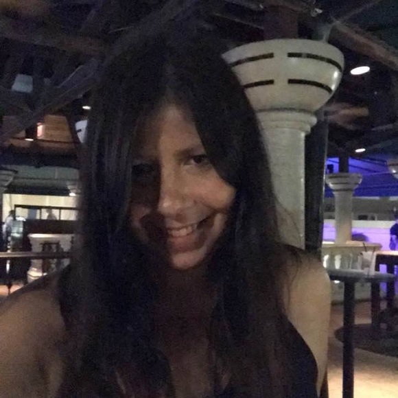 Meet your Posher, Ashley - Picture 1 of 1